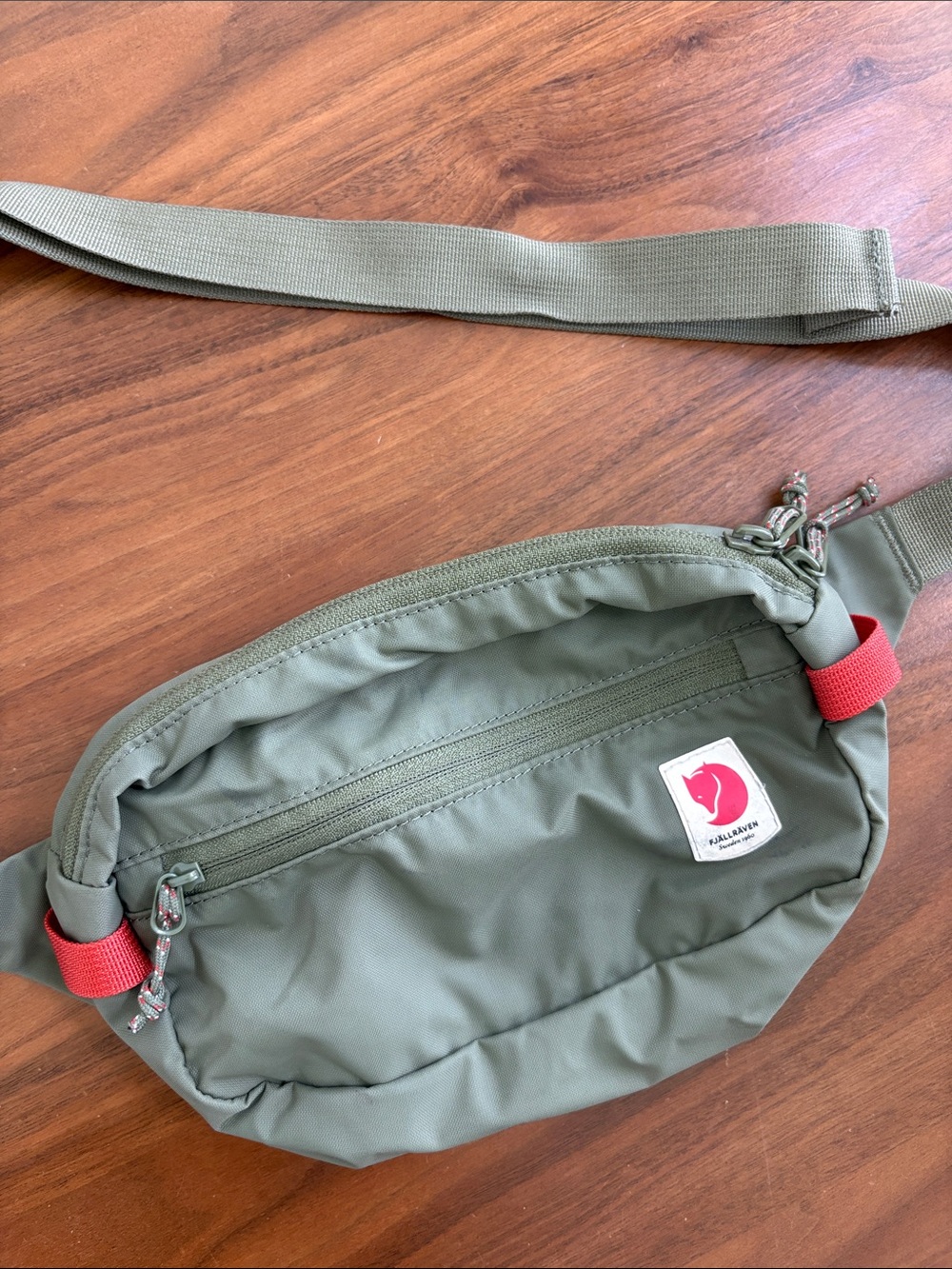 Fjallraven HIGH COAST HIP PACK
EVERYDAY OUTDOOR Green New w/o tags! - Picture 8 of 10